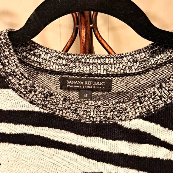Banana Republic Women's Black and White Zebra Print Wool Blend Sweater Medium - Picture 2 of 6